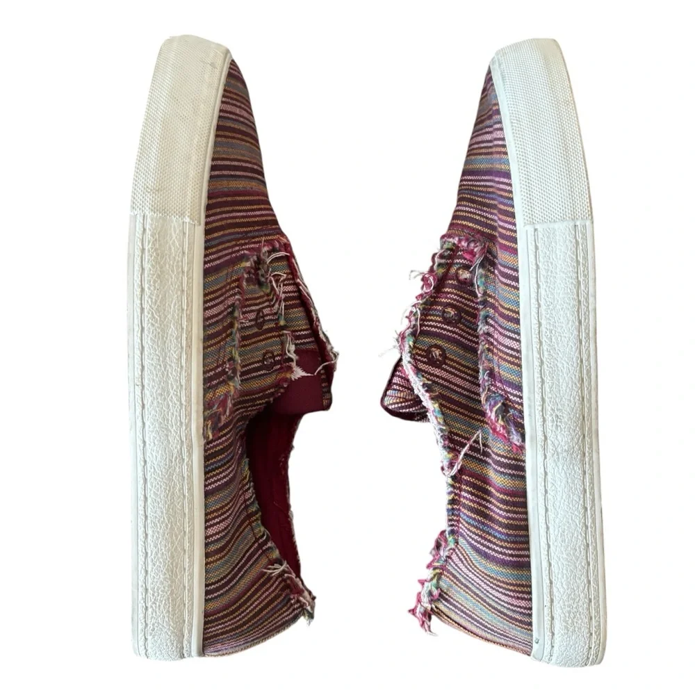 Rocket Dog Women's Burgundy Striped Slip On Sneakers 6